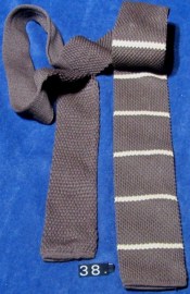 38 CORBATA POLIESTER PUNTAS PLANAS